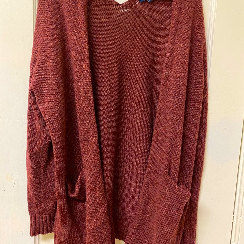 American Eagle cardigan! Color: Maroon, Size:M